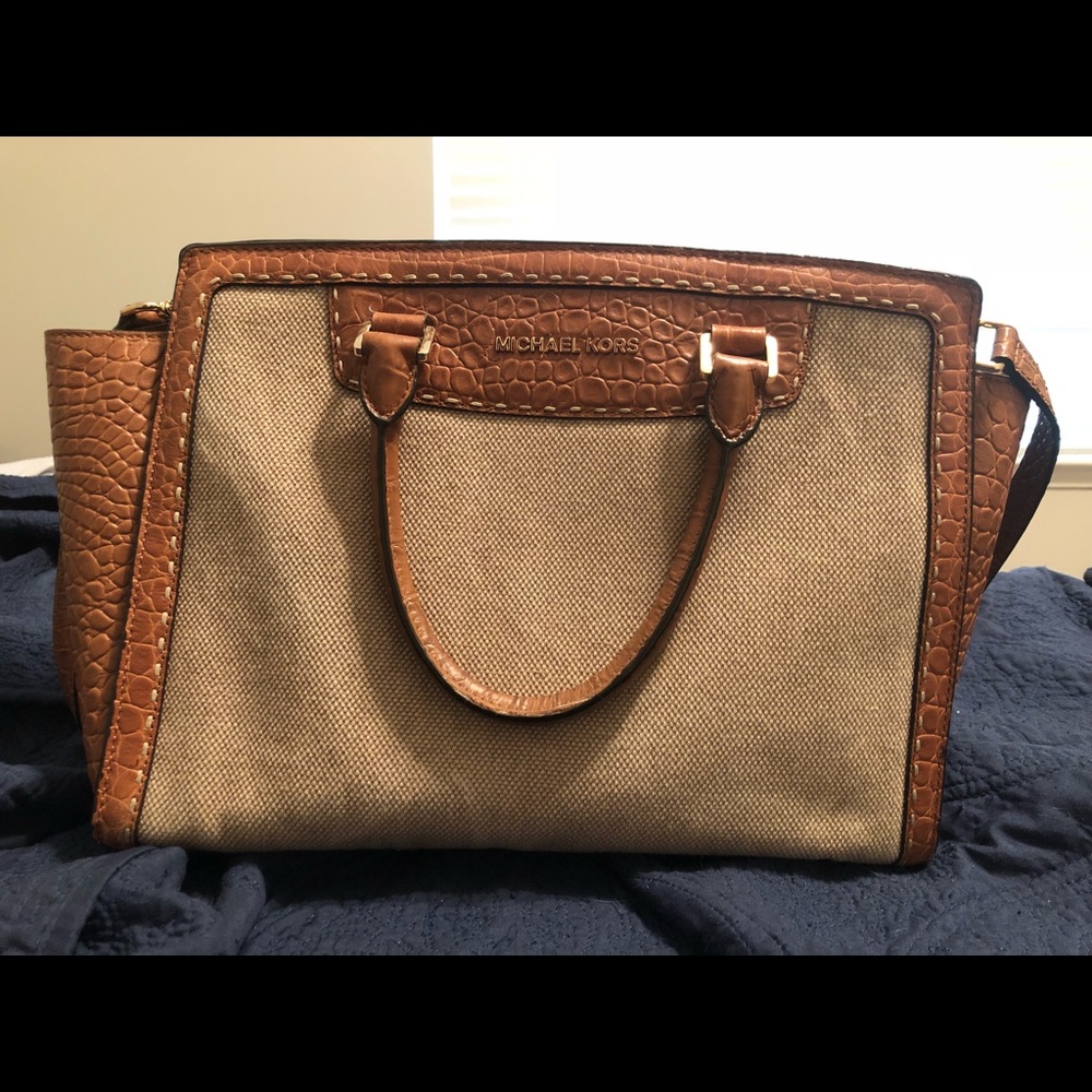 SOLD!!! Michael Kors Selma
